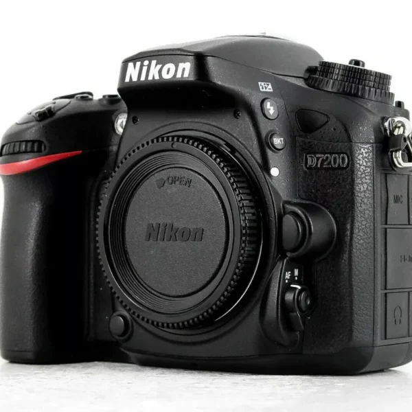 Nikon Camera D7200 (18-105mm)