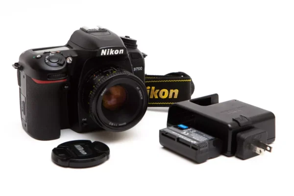Nikon Camera D7500 (18-140mm)