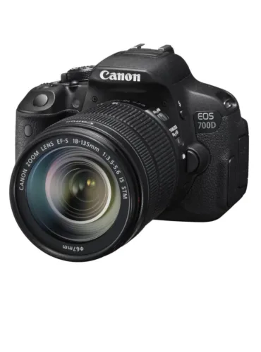 Canon EOS 700D + (18-55mm)